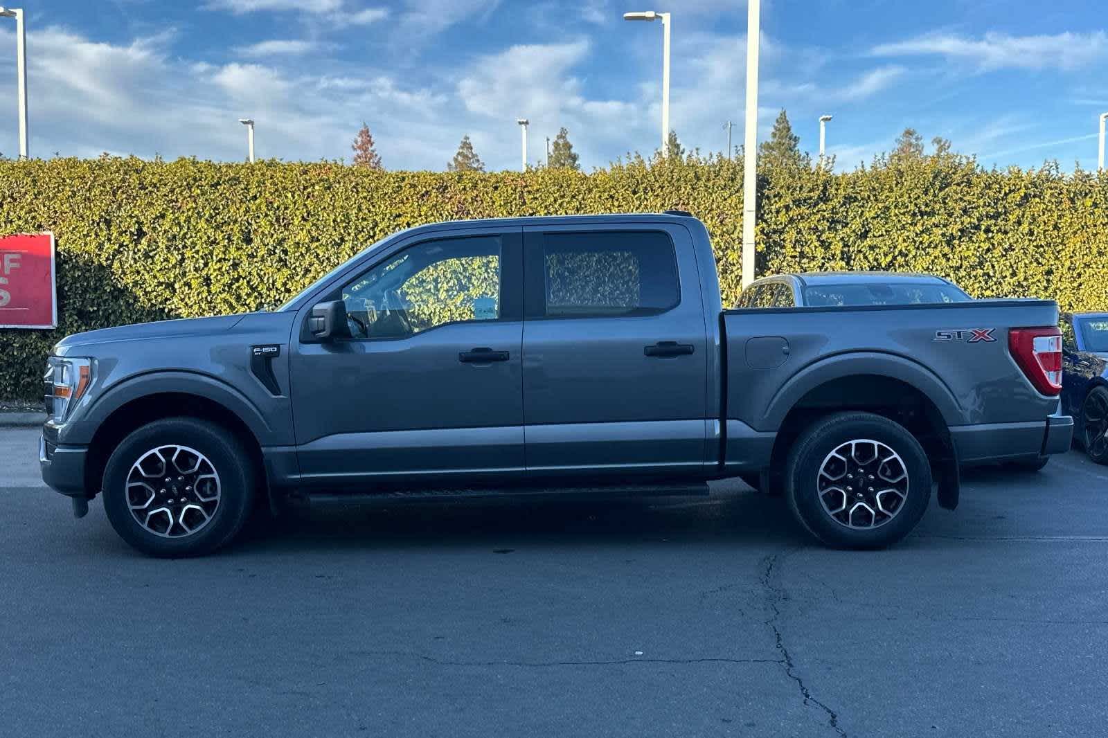 2022 Ford F-150 XL 2WD SuperCrew 5.5 Box 6