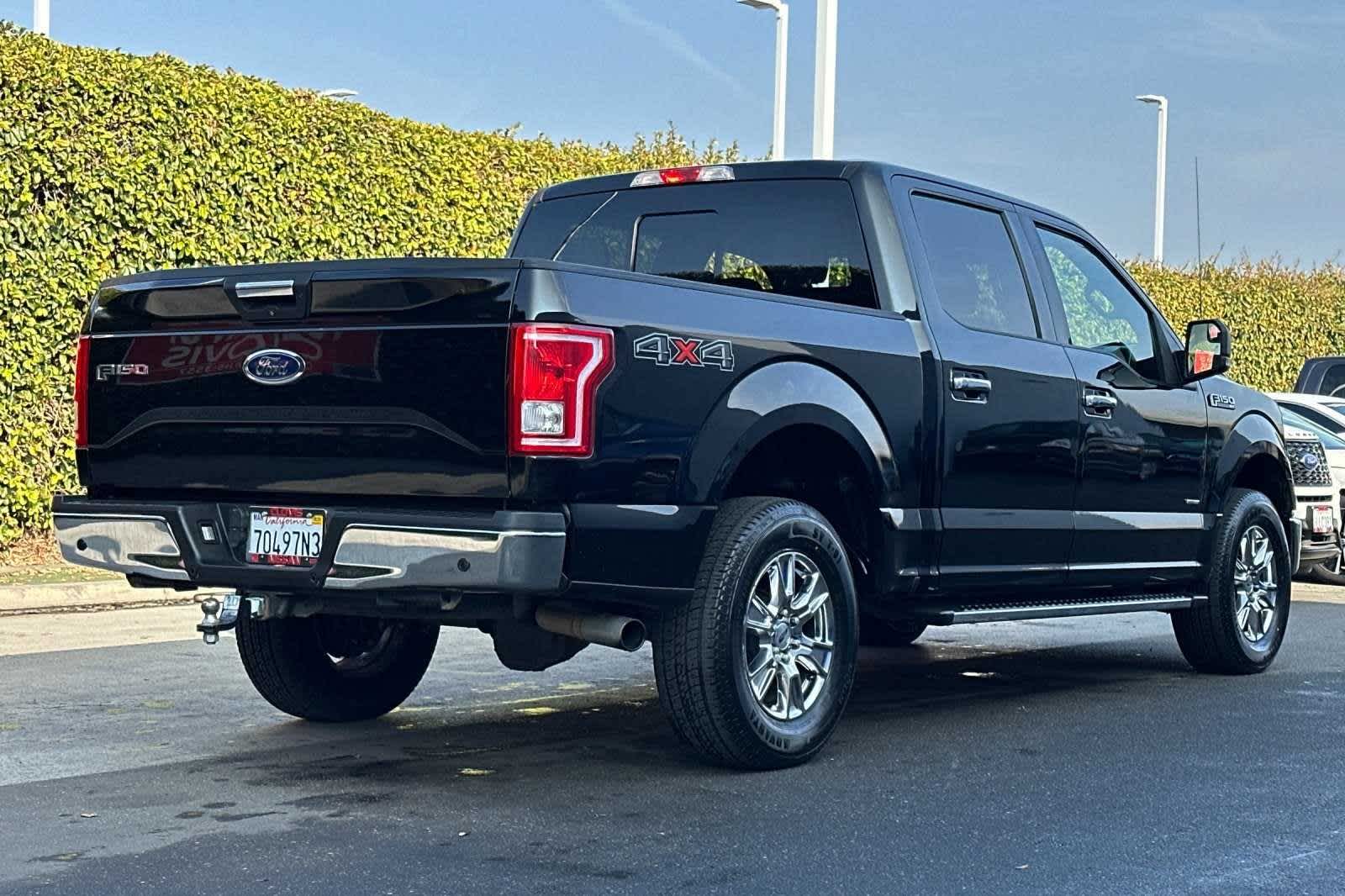 2016 Ford F-150 XLT 4WD SuperCrew 145 3