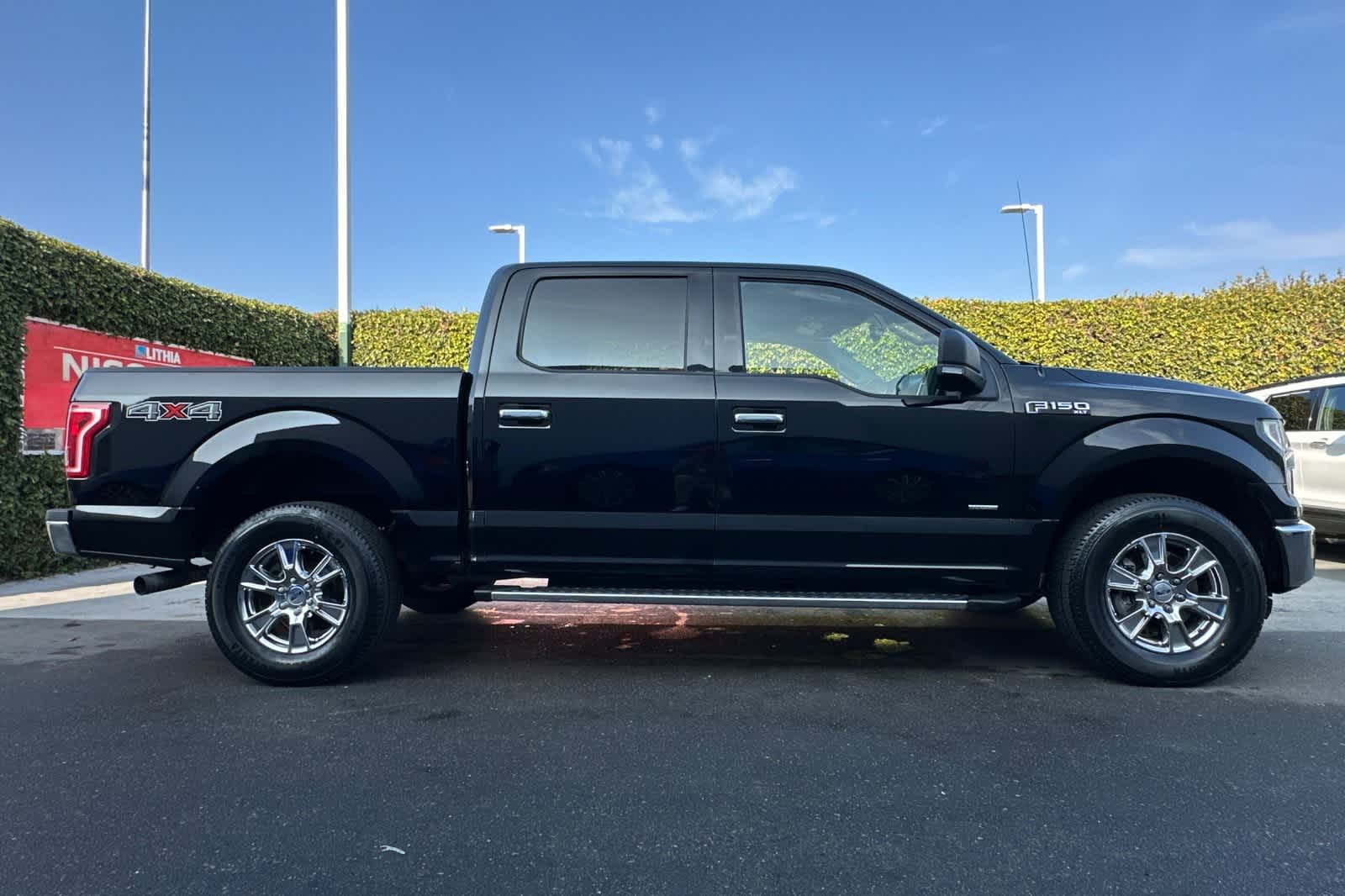 2016 Ford F-150 XLT 4WD SuperCrew 145 9