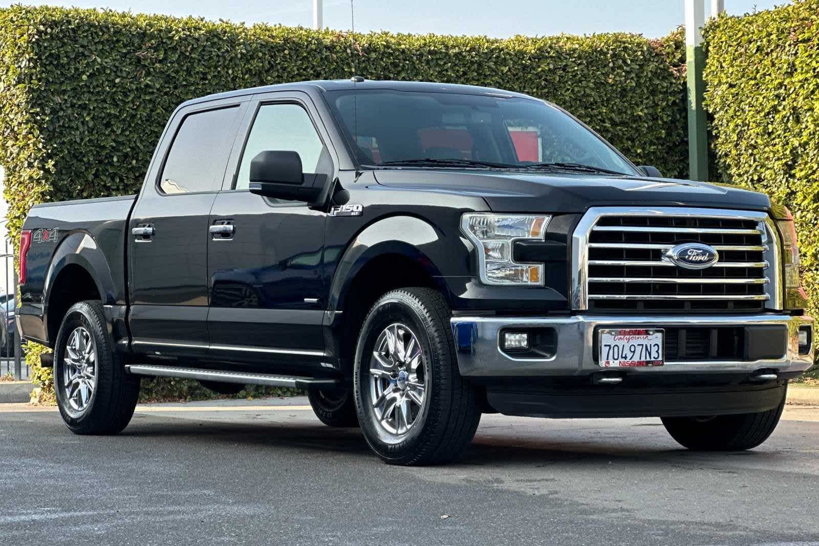 2016 Ford F-150 XLT 4WD SuperCrew 145 10