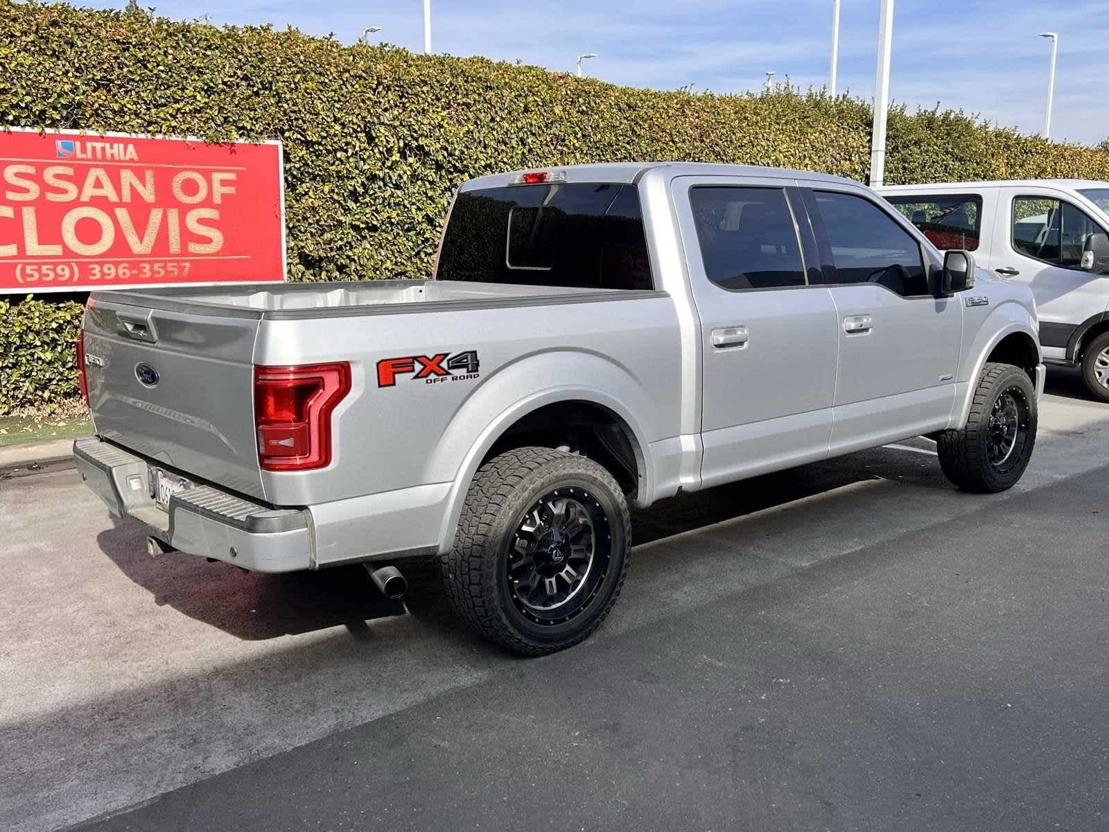 2016 Ford F-150 Lariat 4WD SuperCrew 145 9