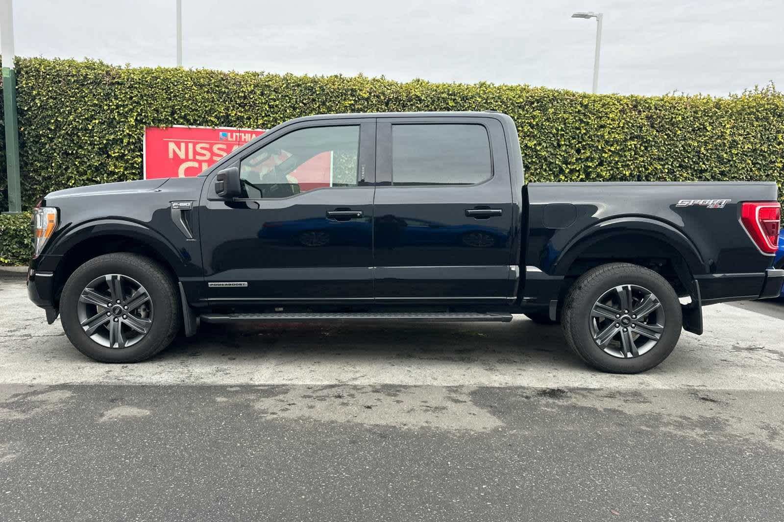 2022 Ford F-150 XLT 4WD SuperCrew 5.5 Box 6