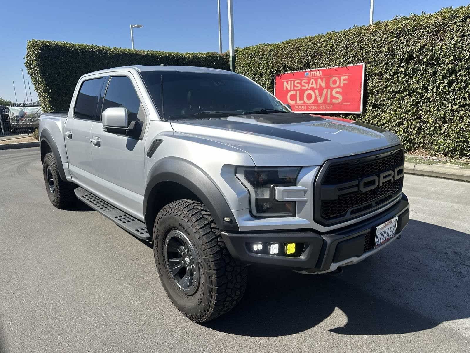 2017 Ford F-150 Raptor 4WD SuperCrew 5.5 Box 6