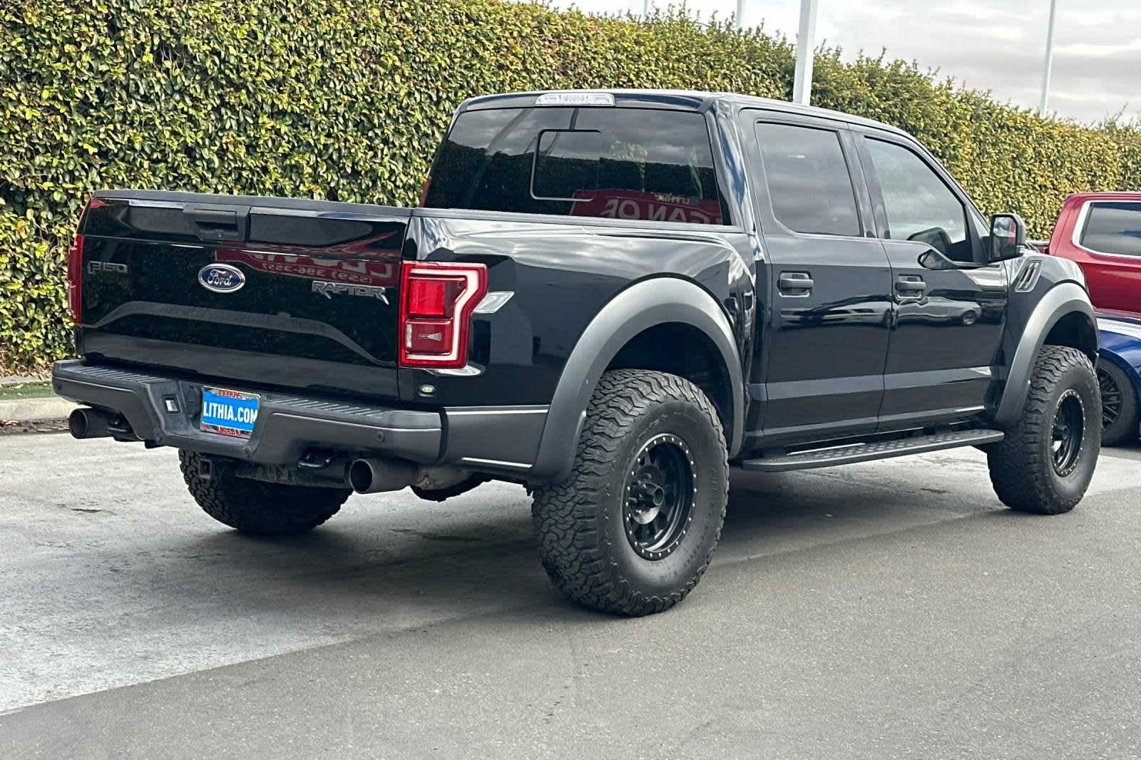 2017 Ford F-150 Raptor 4WD SuperCrew 5.5 Box 3