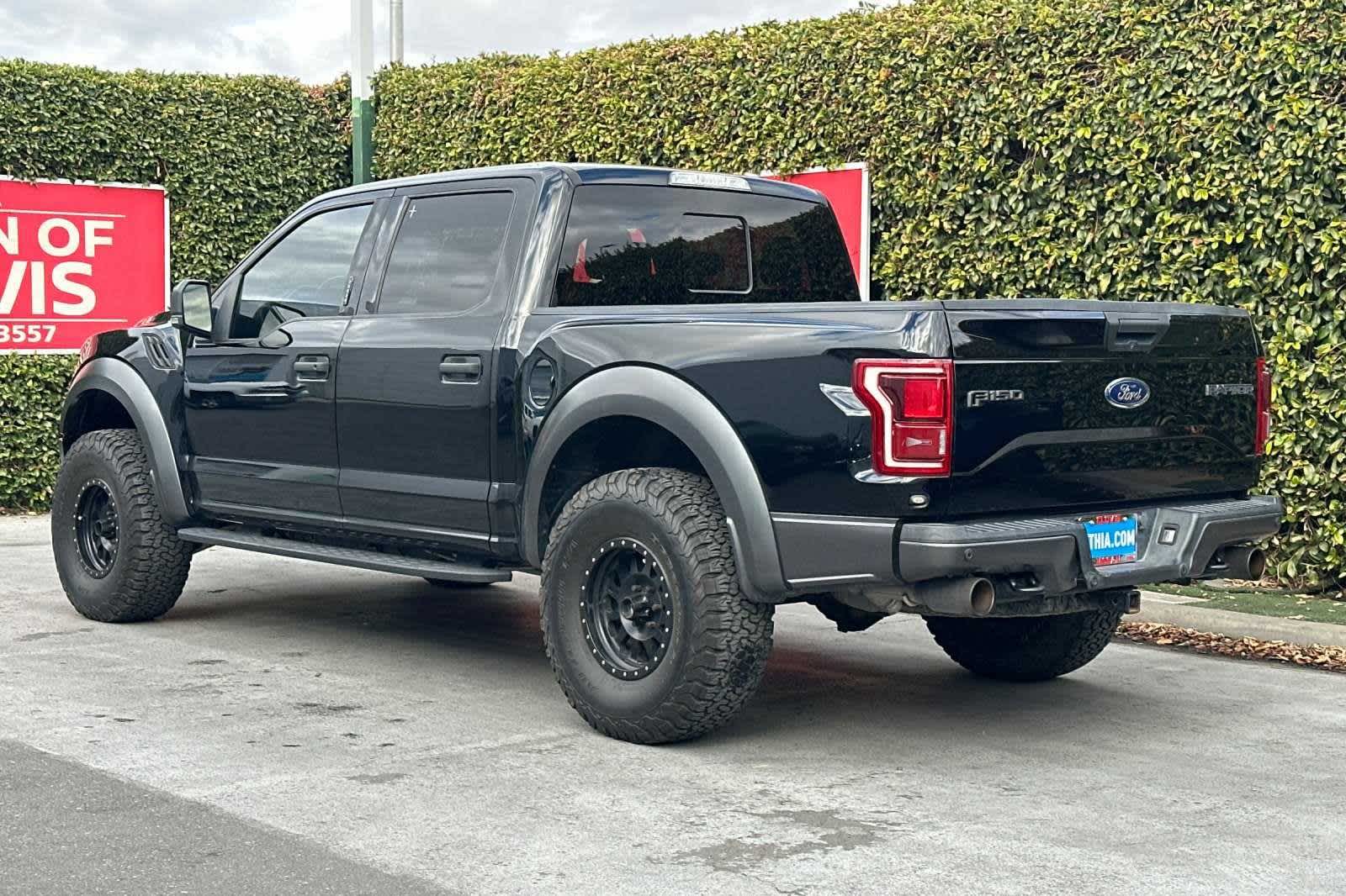 2017 Ford F-150 Raptor 4WD SuperCrew 5.5 Box 7