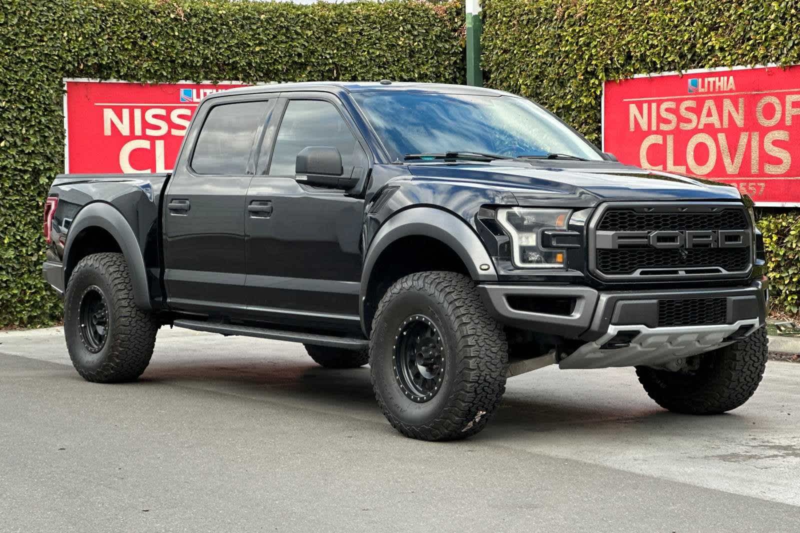 2017 Ford F-150 Raptor 4WD SuperCrew 5.5 Box 10