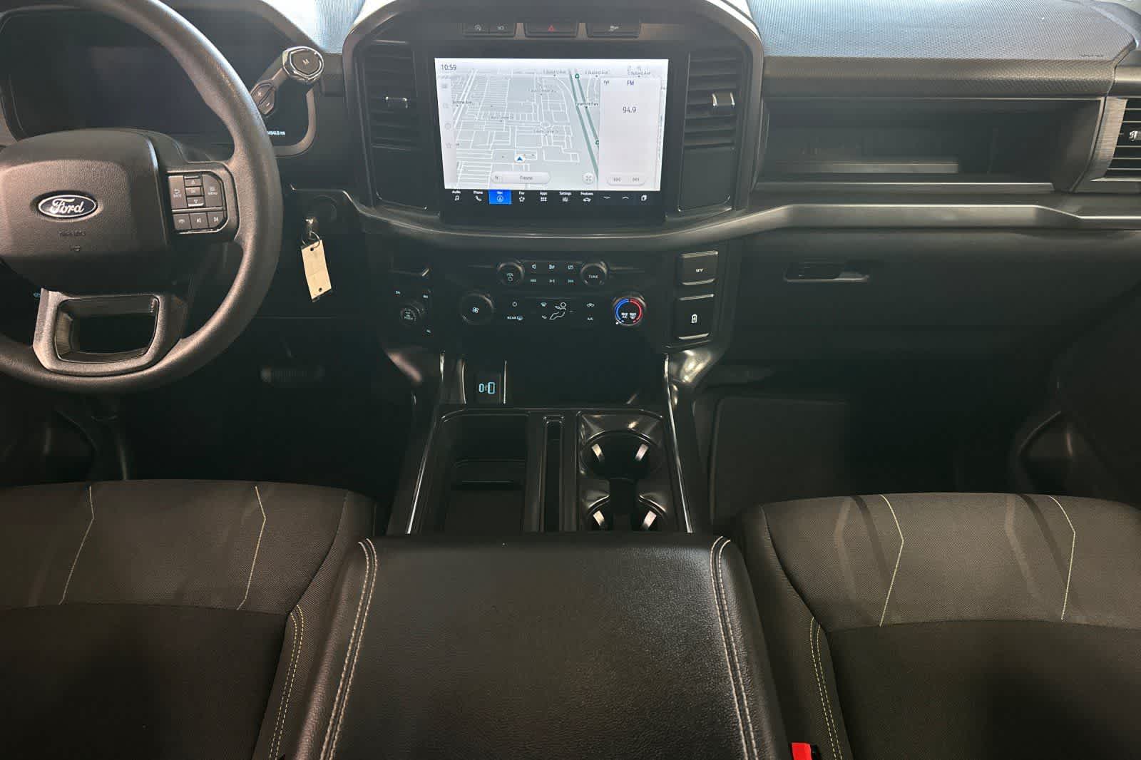 View vehicle photo 4