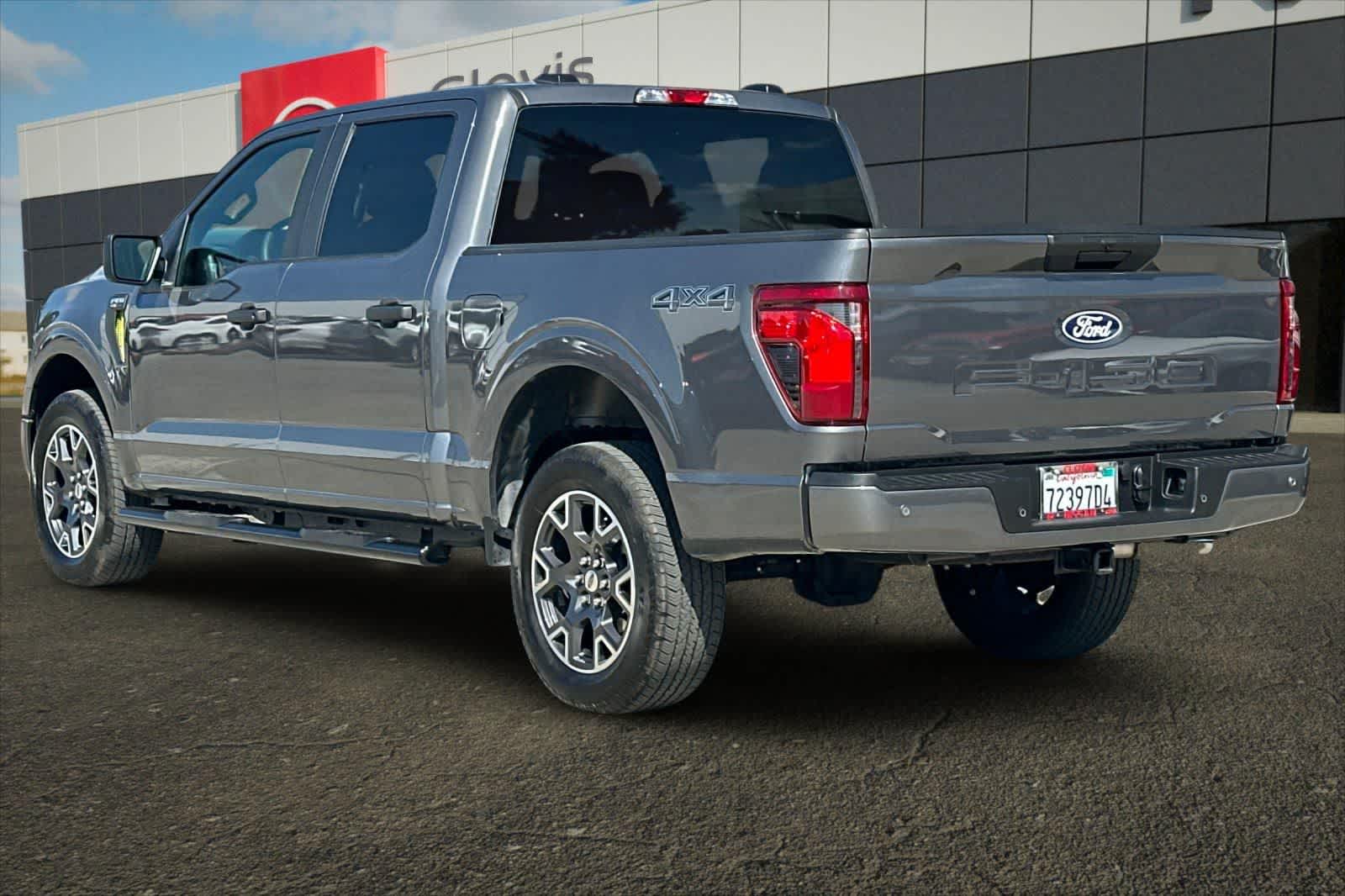 View vehicle photo 7