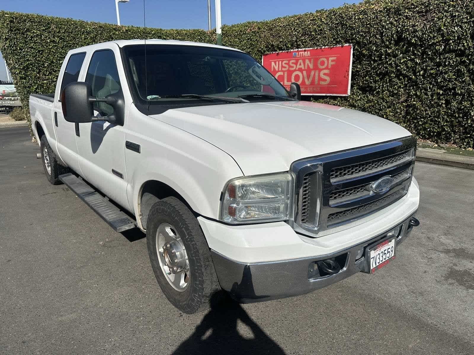 2005 Ford Super Duty F-250 Lariat Crew Cab 156 6