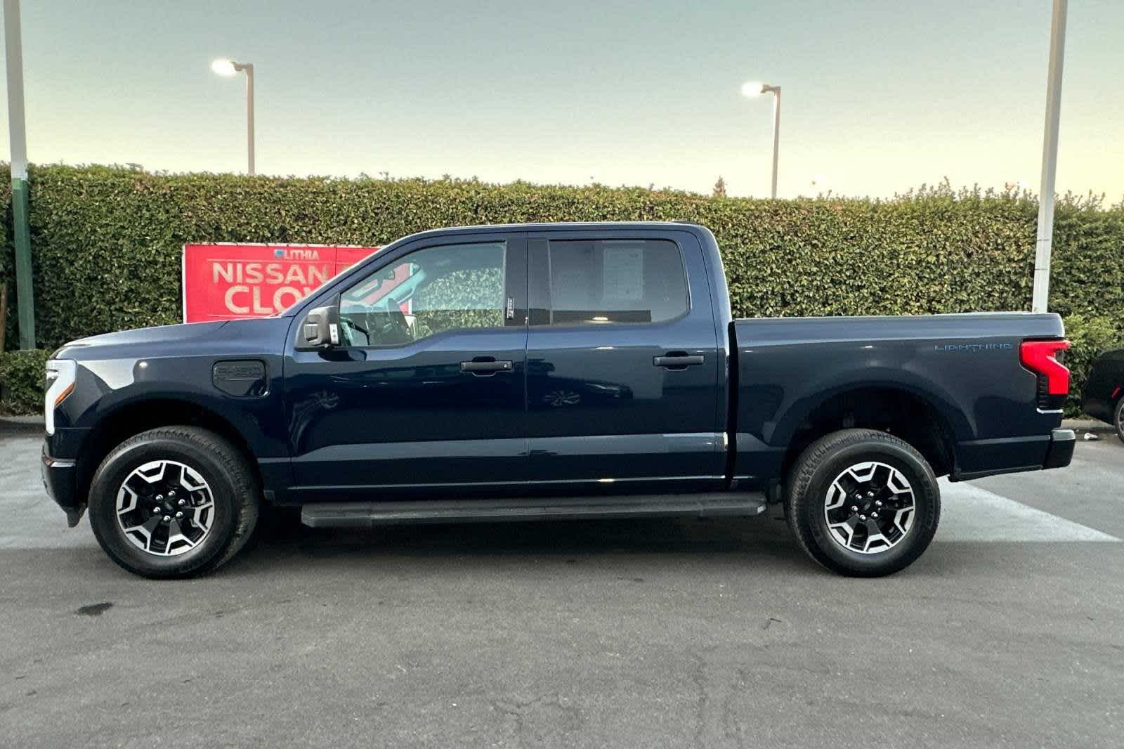 2023 Ford F-150 Lightning XLT 4WD SuperCrew 5.5 Box 6