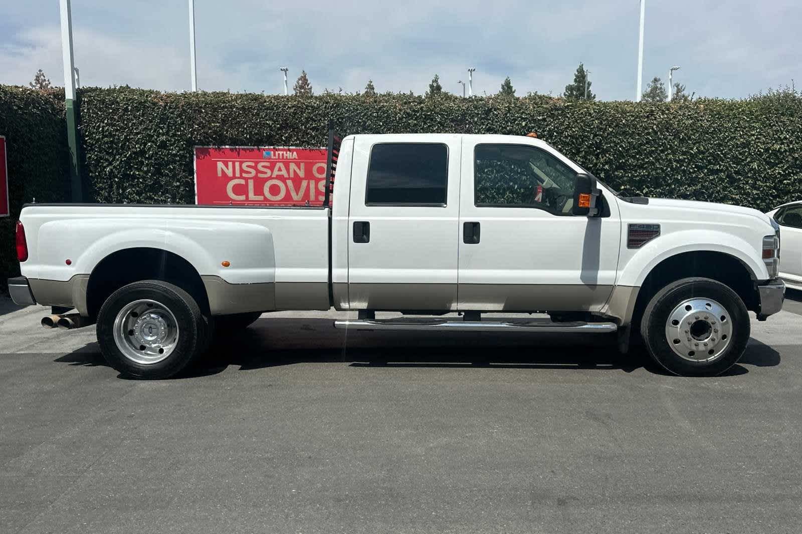 2008 Ford Super Duty F-450 DRW Lariat 2WD Crew Cab 172 9