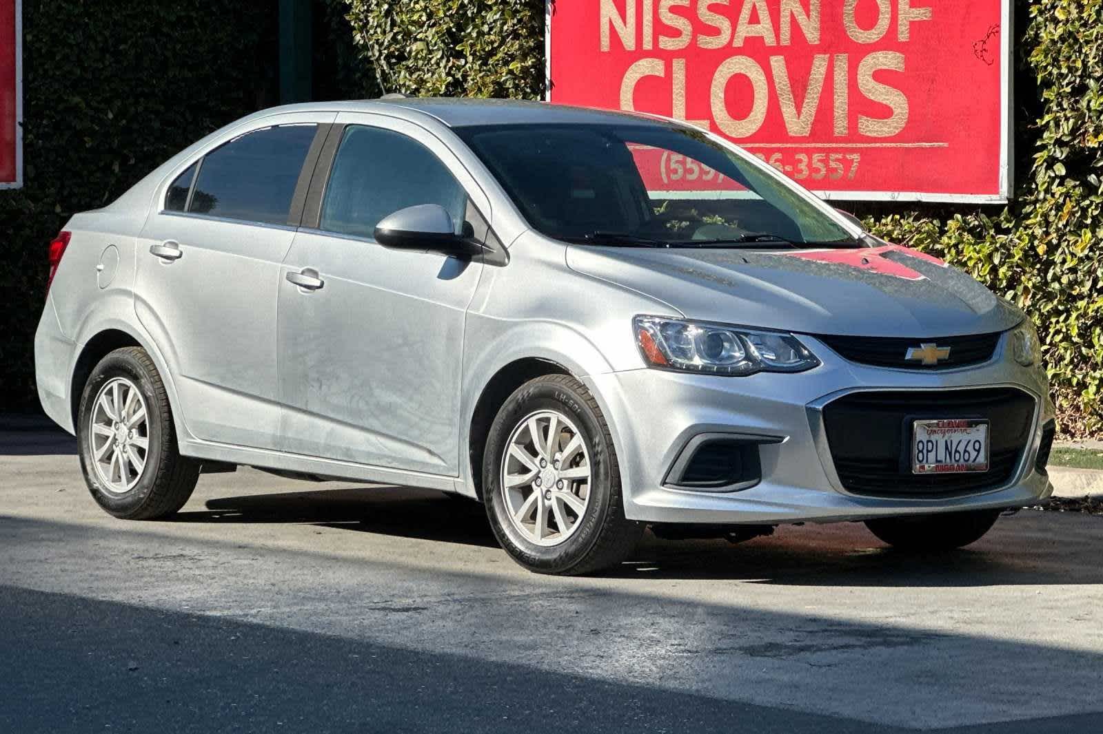 2017 Chevrolet Sonic LT 10