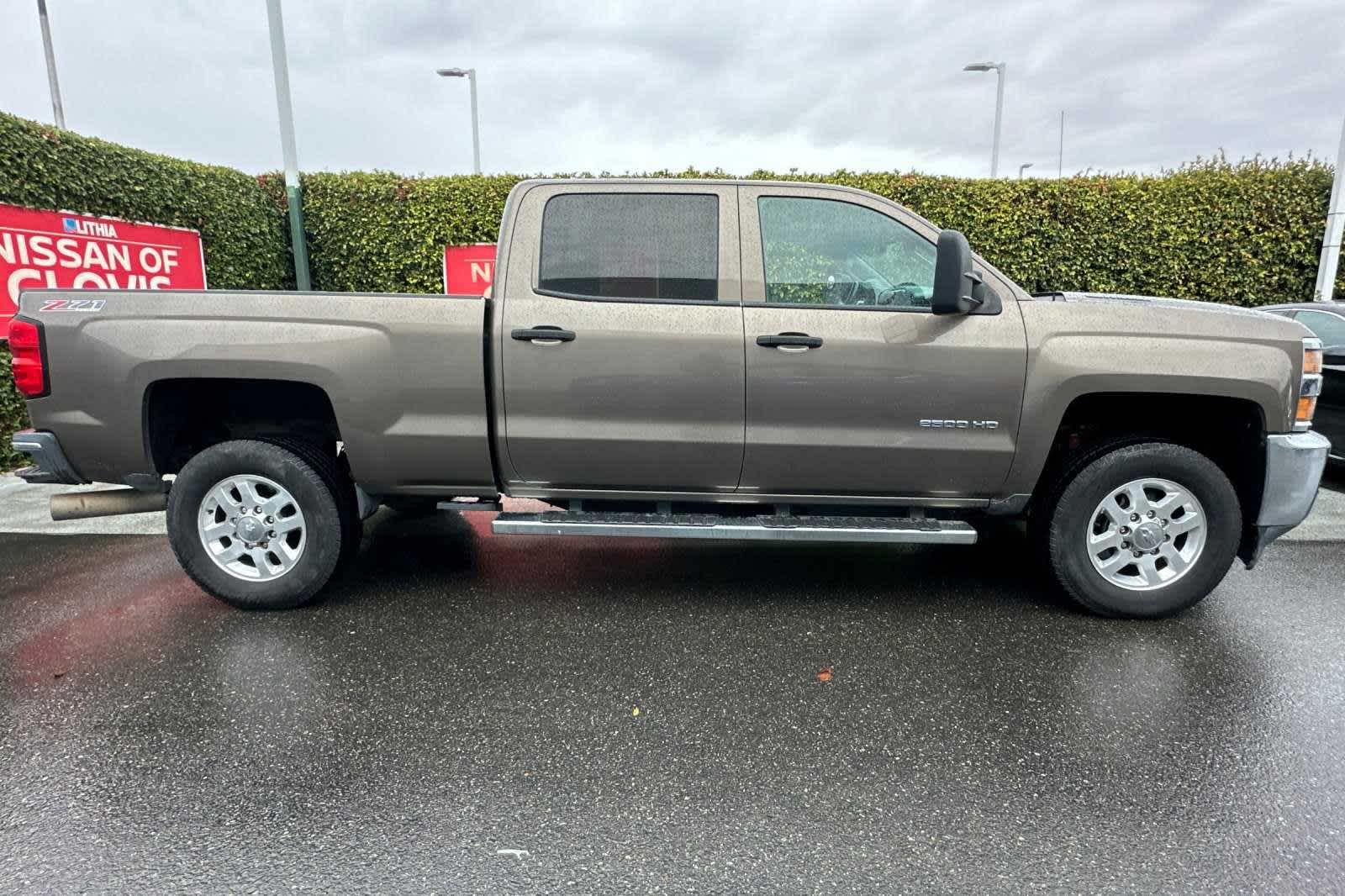 2015 Chevrolet Silverado 2500HD LT 4WD Crew Cab 153.7 10