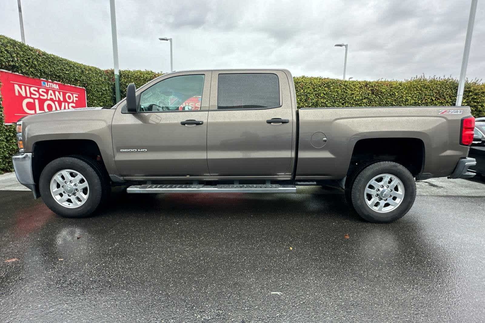 2015 Chevrolet Silverado 2500HD LT 4WD Crew Cab 153.7 7