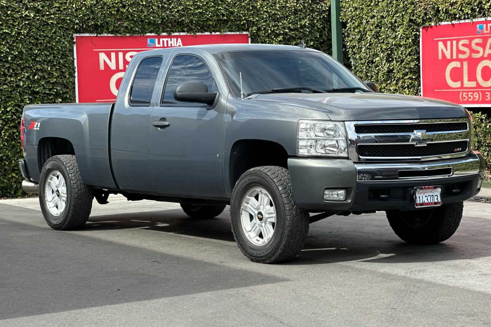 2011 Chevrolet Silverado 1500 LT 4WD Ext Cab 143.5 10