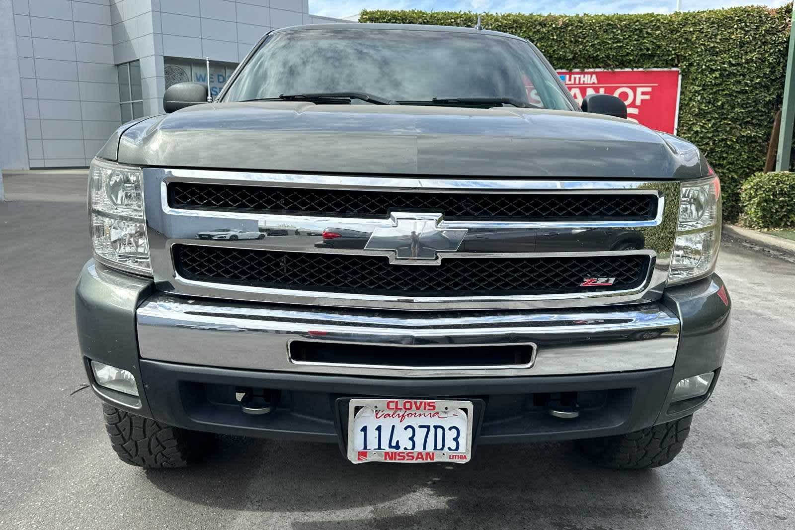 2011 Chevrolet Silverado 1500 LT 4WD Ext Cab 143.5 11