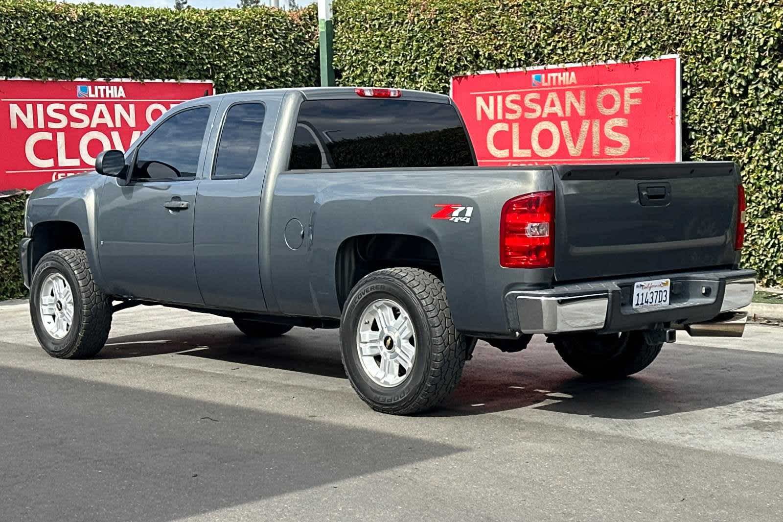 2011 Chevrolet Silverado 1500 LT 4WD Ext Cab 143.5 7