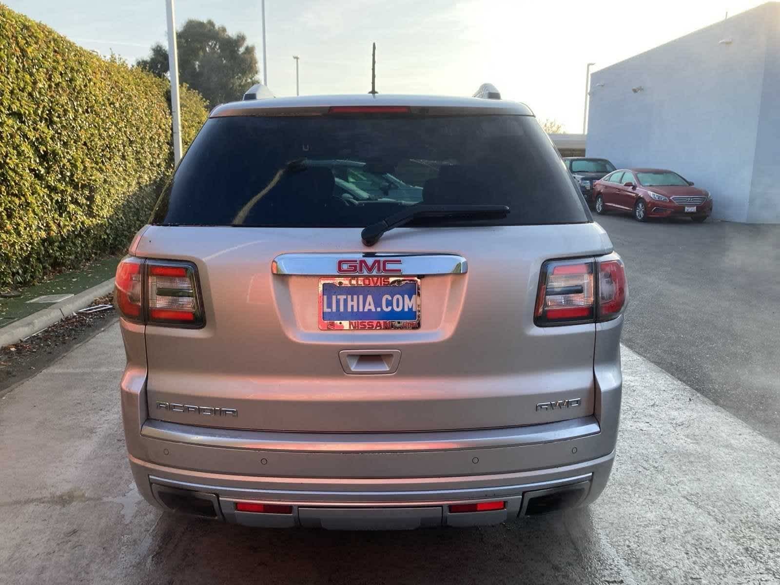 2014 GMC Acadia Denali 9