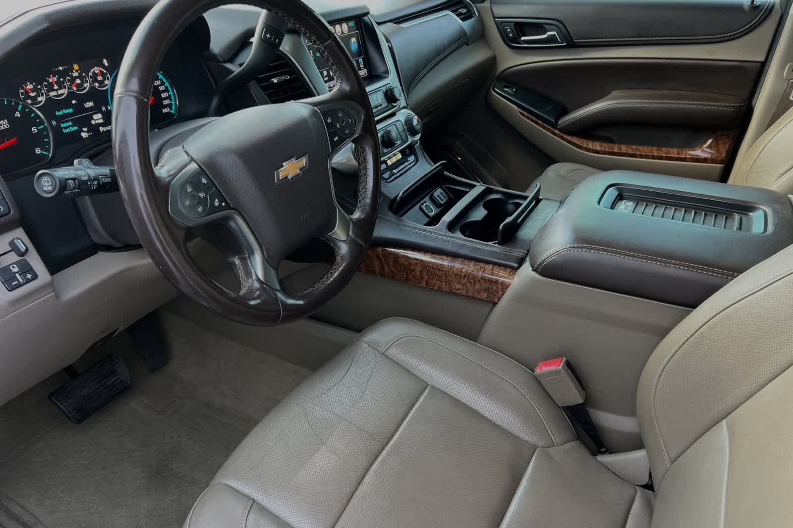 2016 Chevrolet Suburban LTZ 14