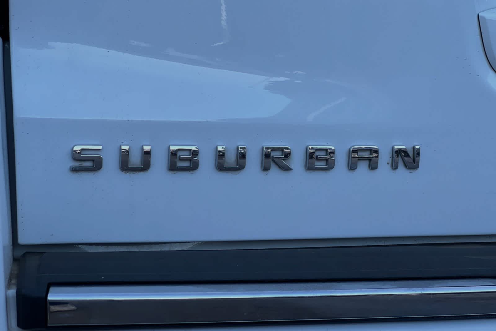 2016 Chevrolet Suburban LTZ 13