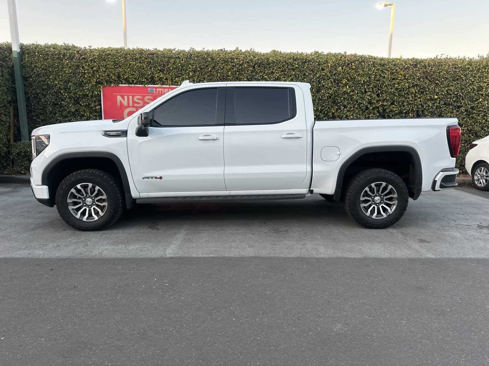 2023 GMC Sierra 1500 AT4 4WD Crew Cab 147 8