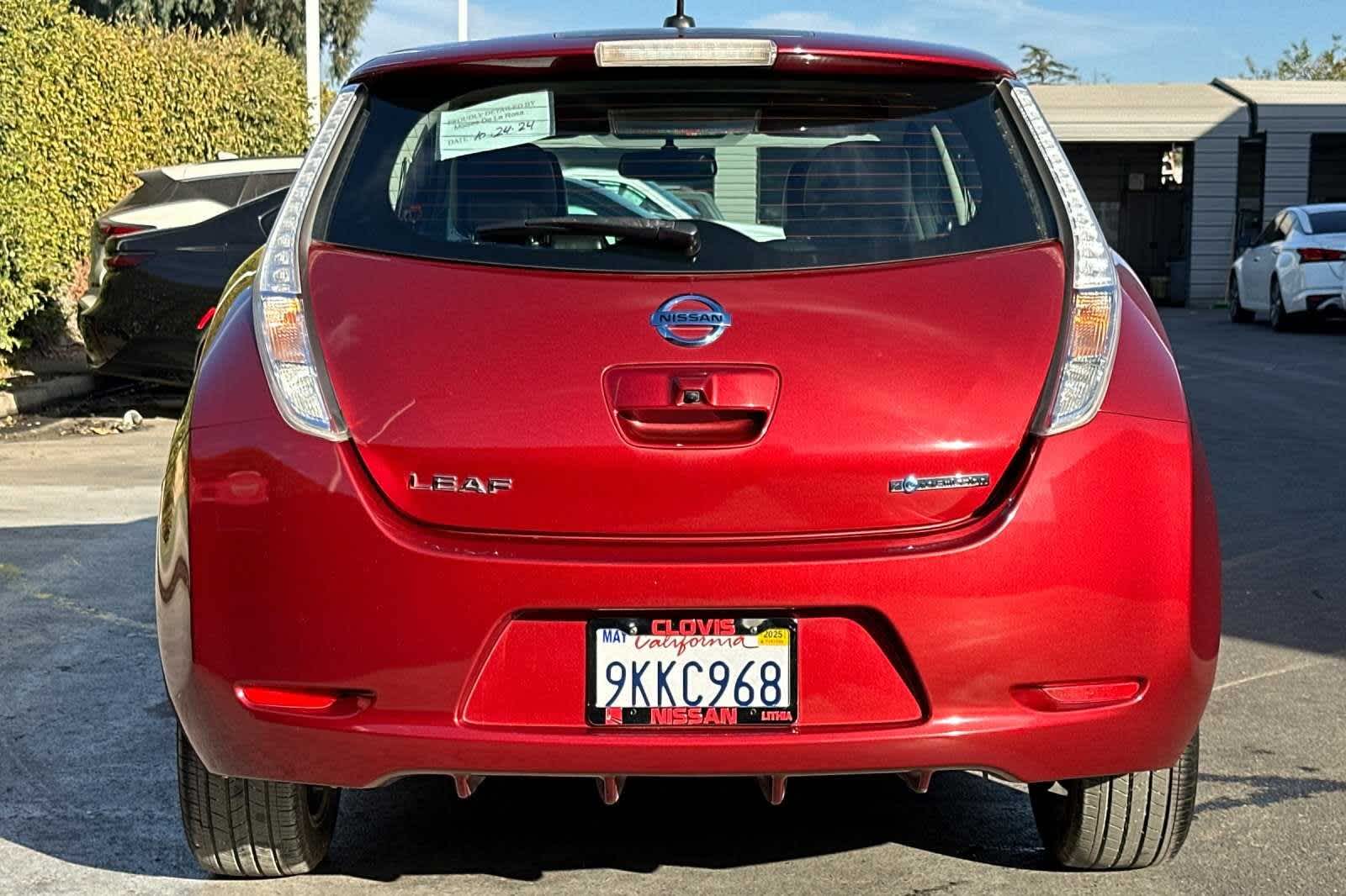 2015 Nissan LEAF SL 8