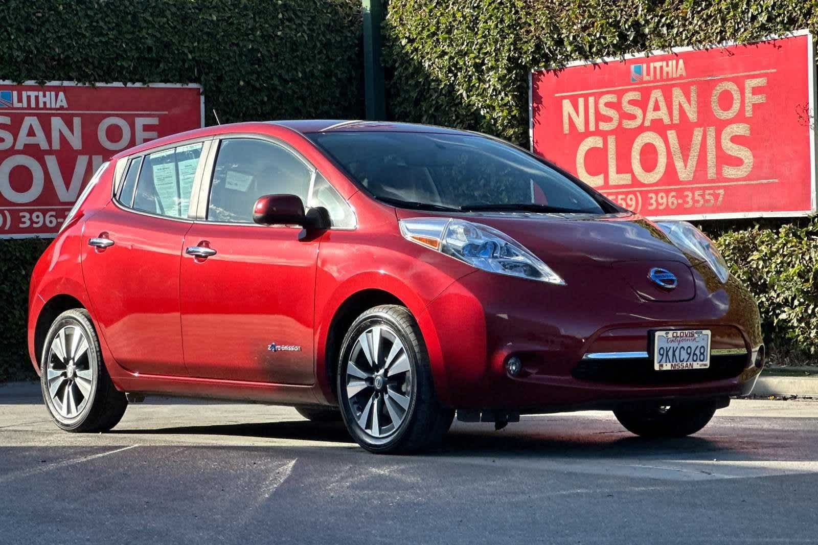 2015 Nissan LEAF SL 10