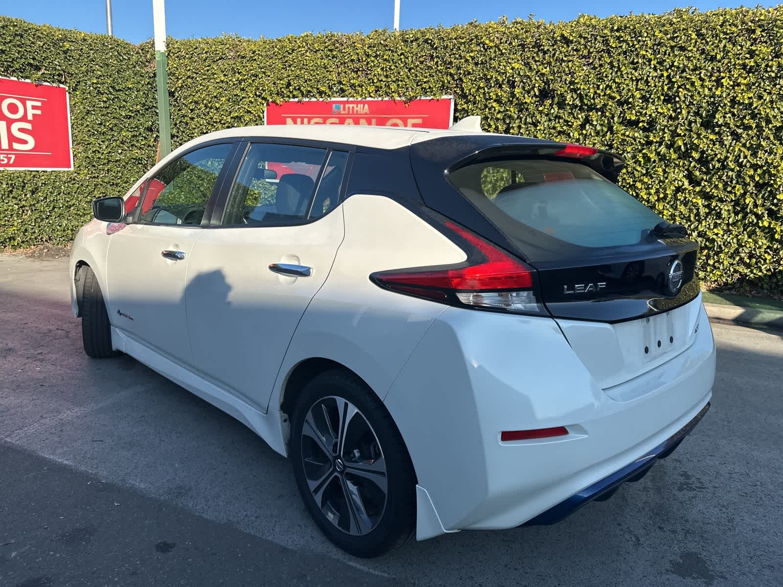 Used 2018 Nissan LEAF SV with VIN 1N4AZ1CP2JC310634 for sale in Fresno, CA