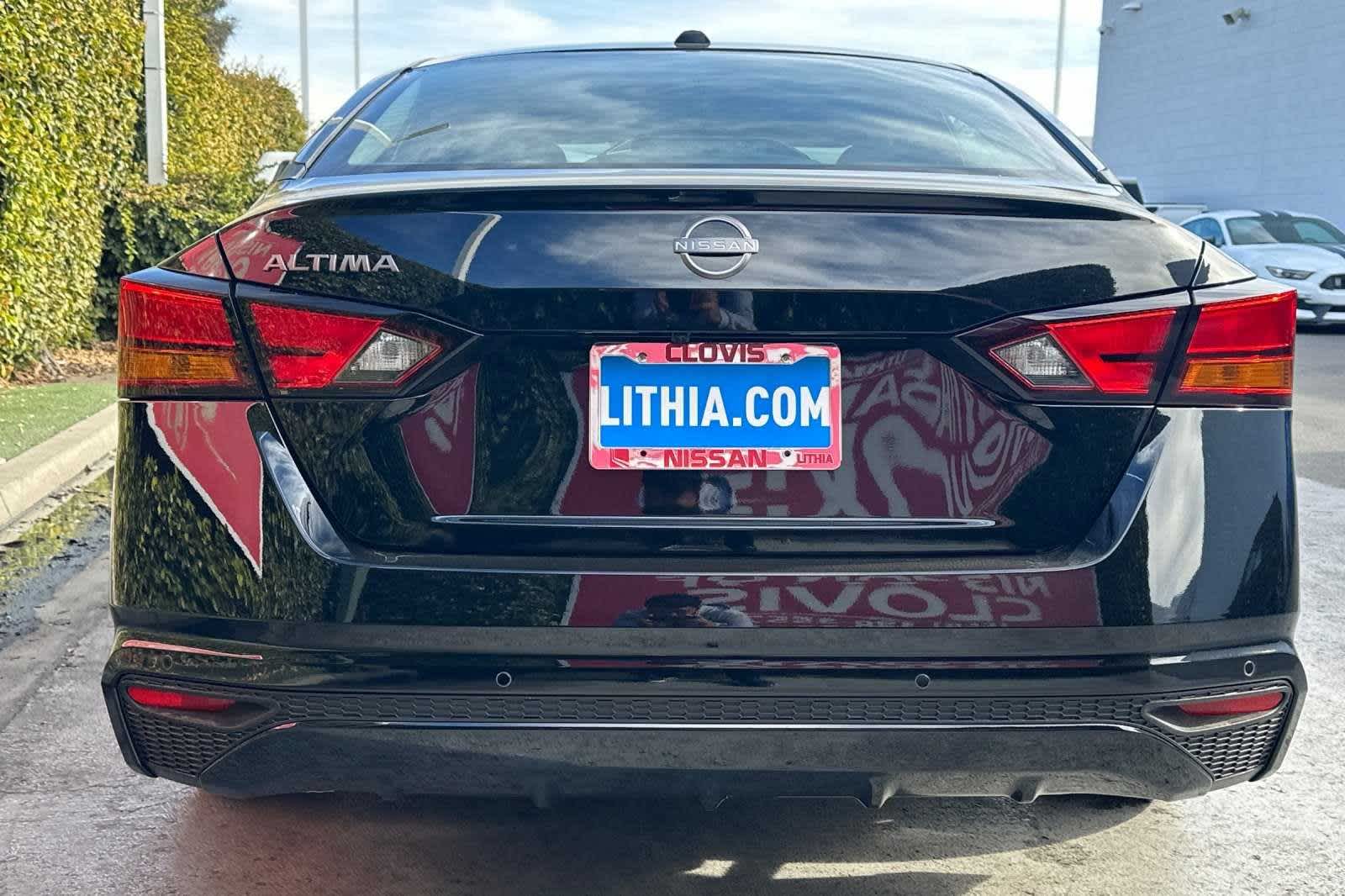 2025 Nissan Altima S 8