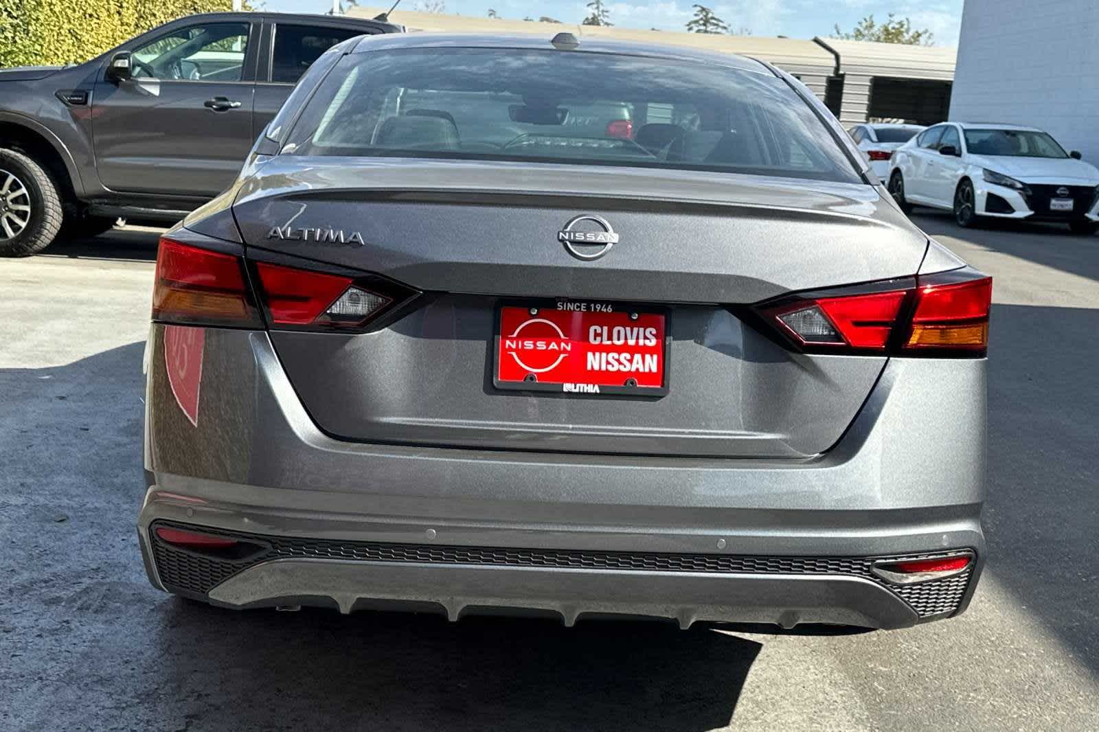 2025 Nissan Altima S 8