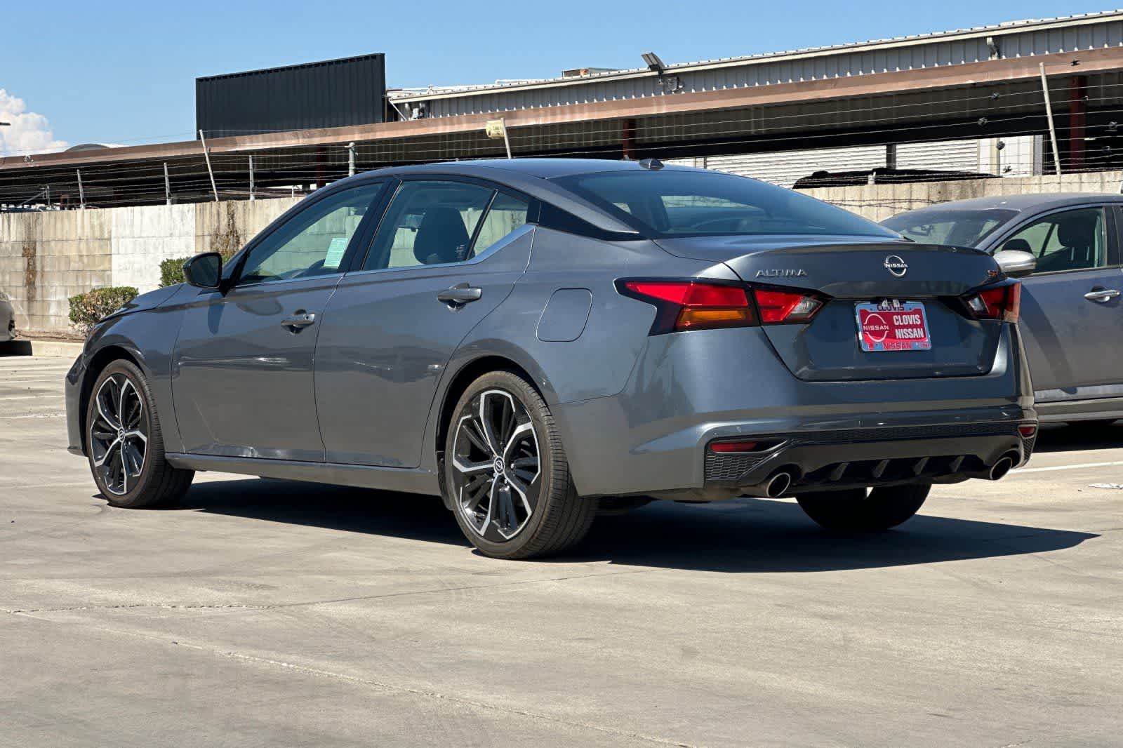 2023 Nissan Altima SR - Photo 7