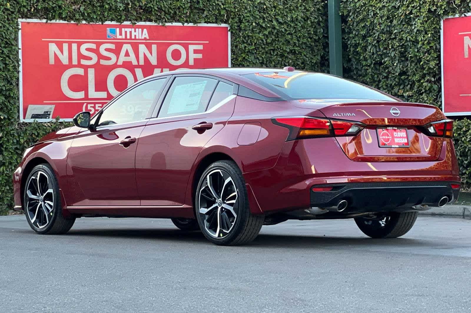 2025 Nissan Altima SR 7