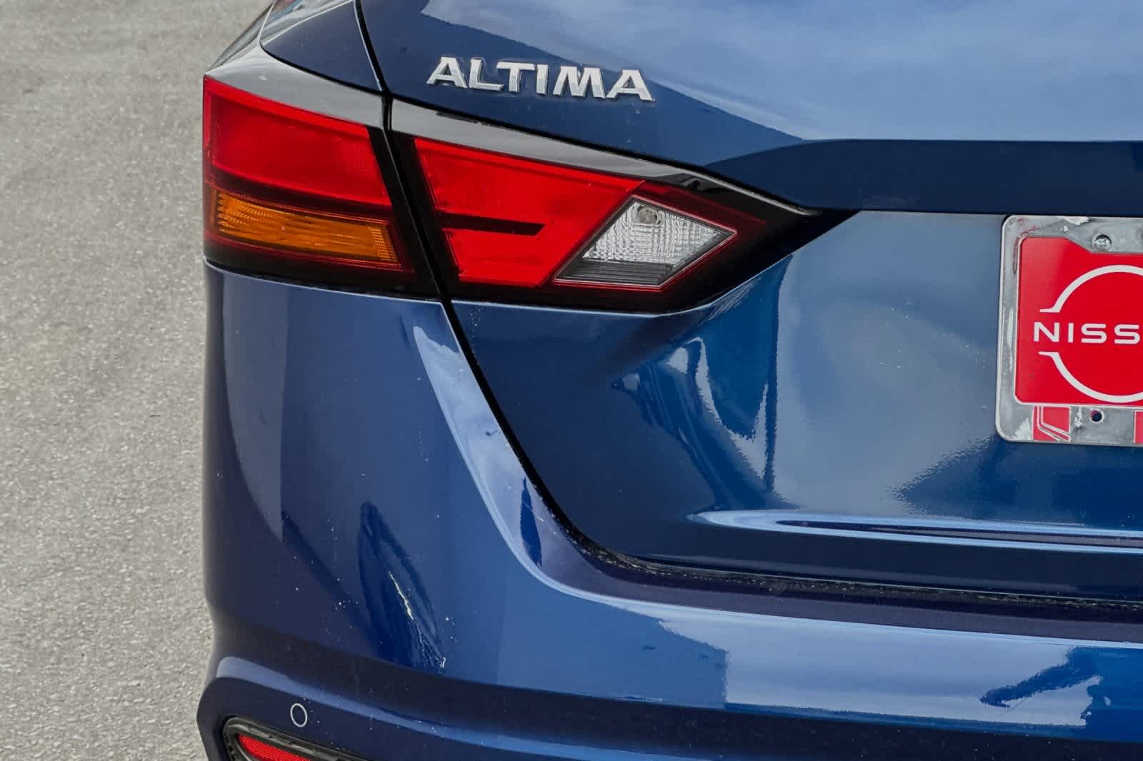 2021 Nissan Altima 2.5 SR 13