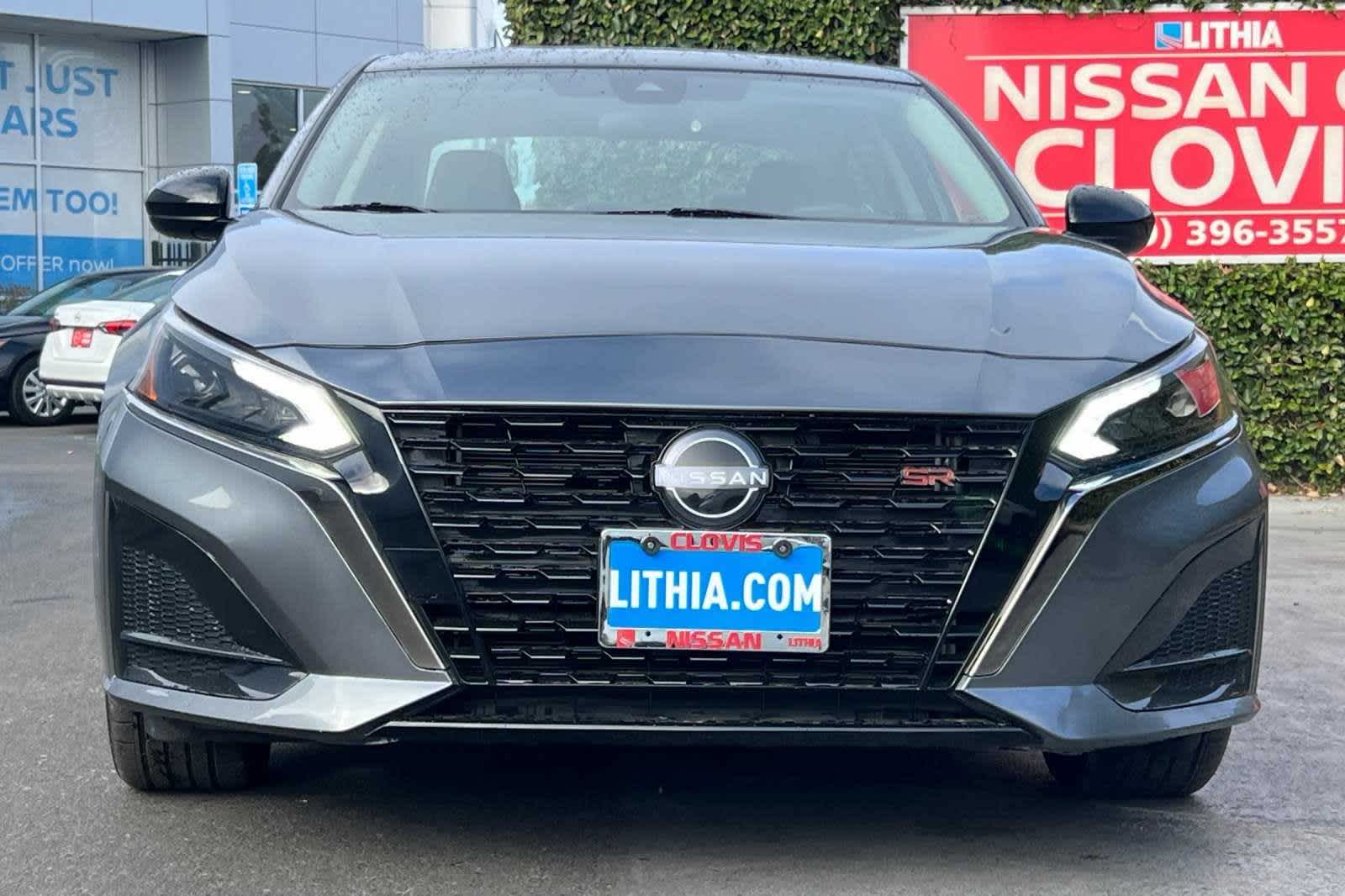 2023 Nissan Altima 2.5 SR 12