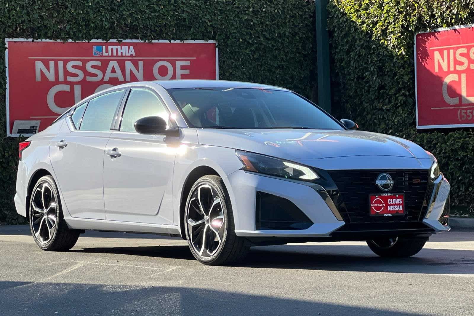 2025 Nissan Altima SR 10