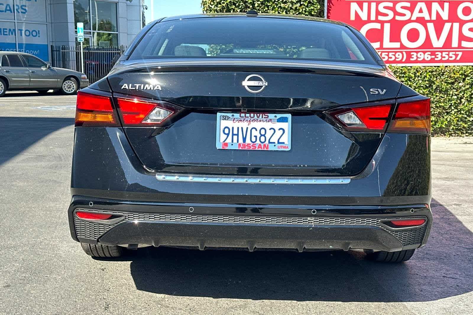 2023 Nissan Altima 2.5 SV 8