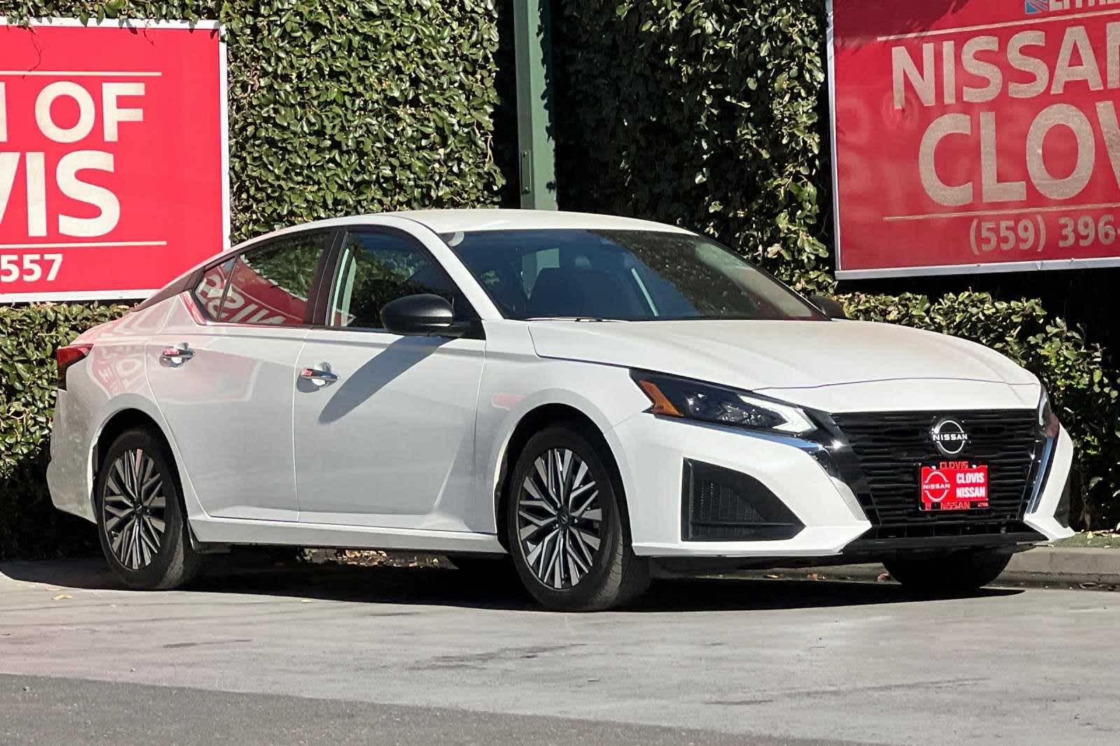 2024 Nissan Altima 2.5 SV 10