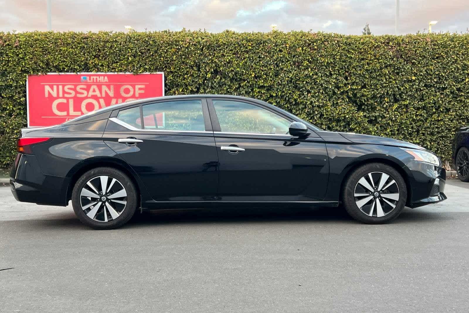 2022 Nissan Altima 2.5 SV 9