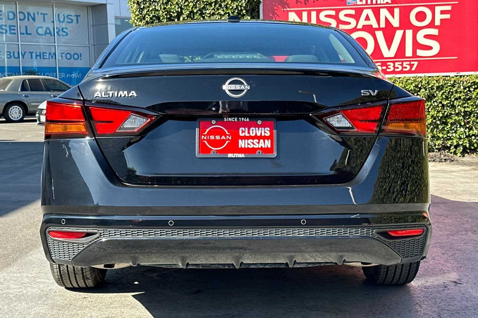 2023 Nissan Altima 2.5 SV 8