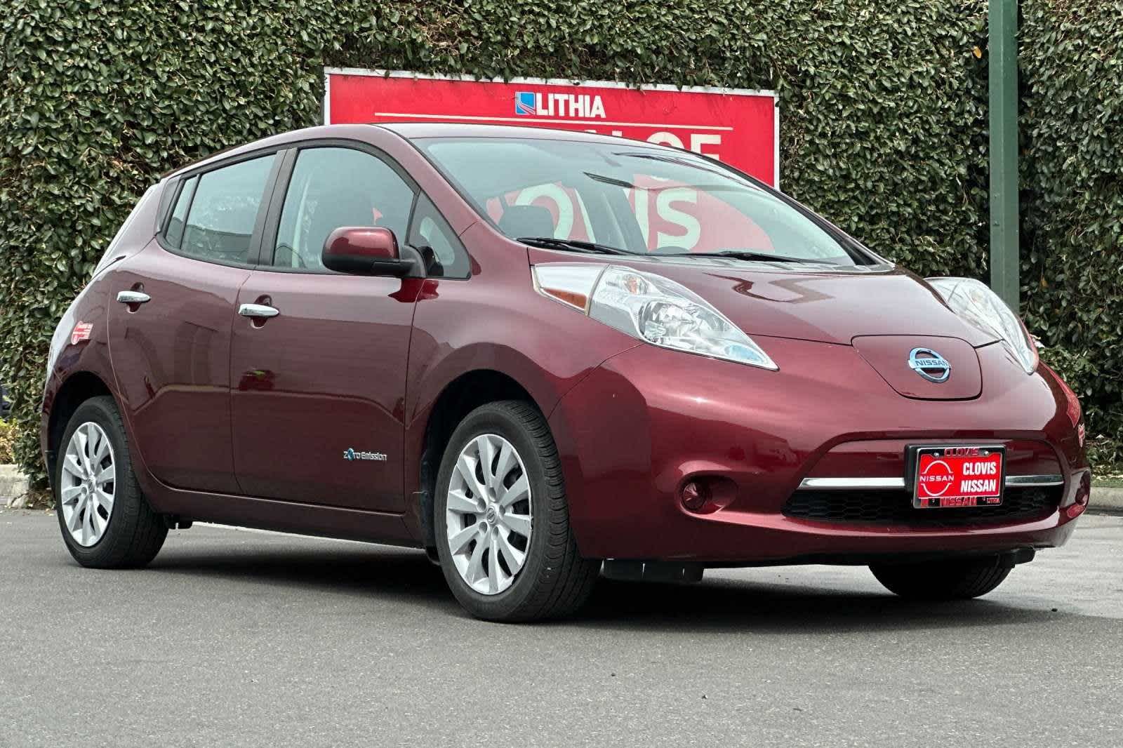 2017 Nissan LEAF S 10