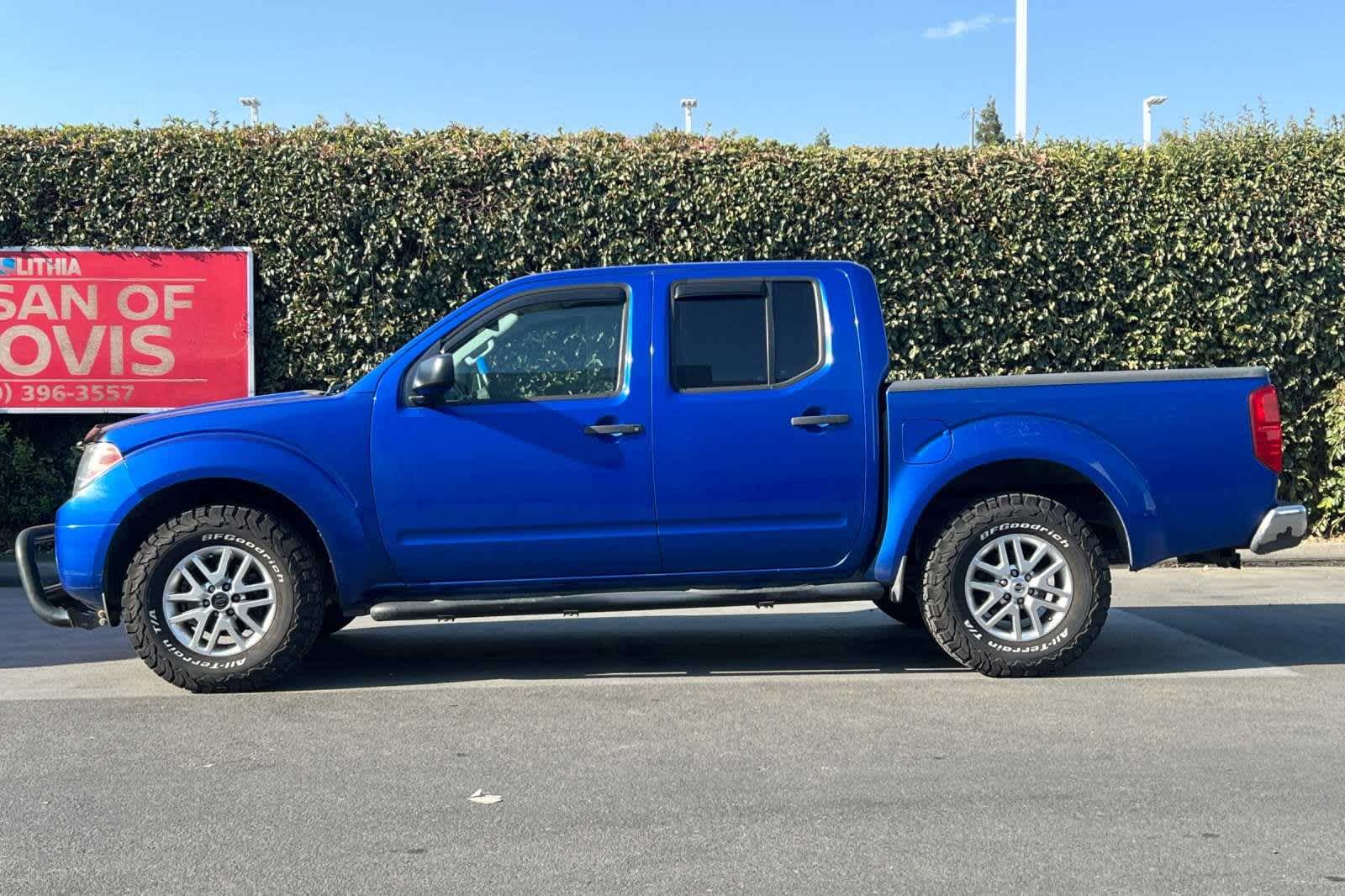 2015 Nissan Frontier SV 2WD Crew Cab SWB Auto 6