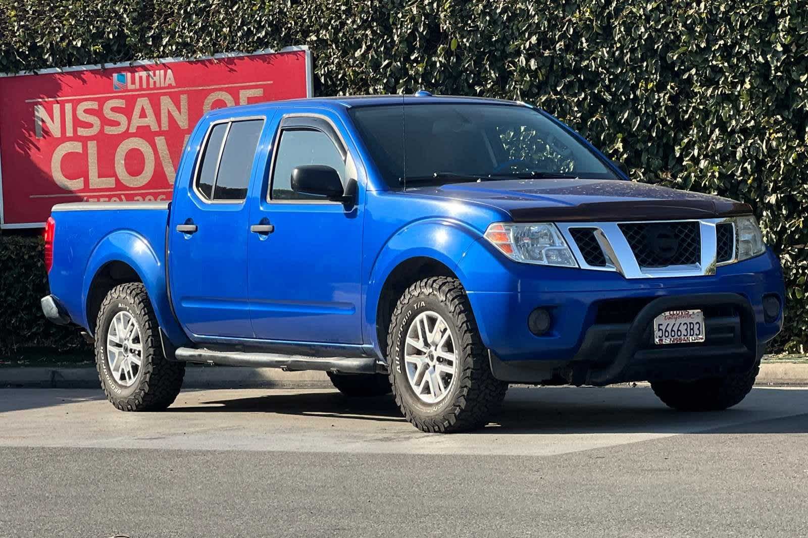 2015 Nissan Frontier SV 2WD Crew Cab SWB Auto 10