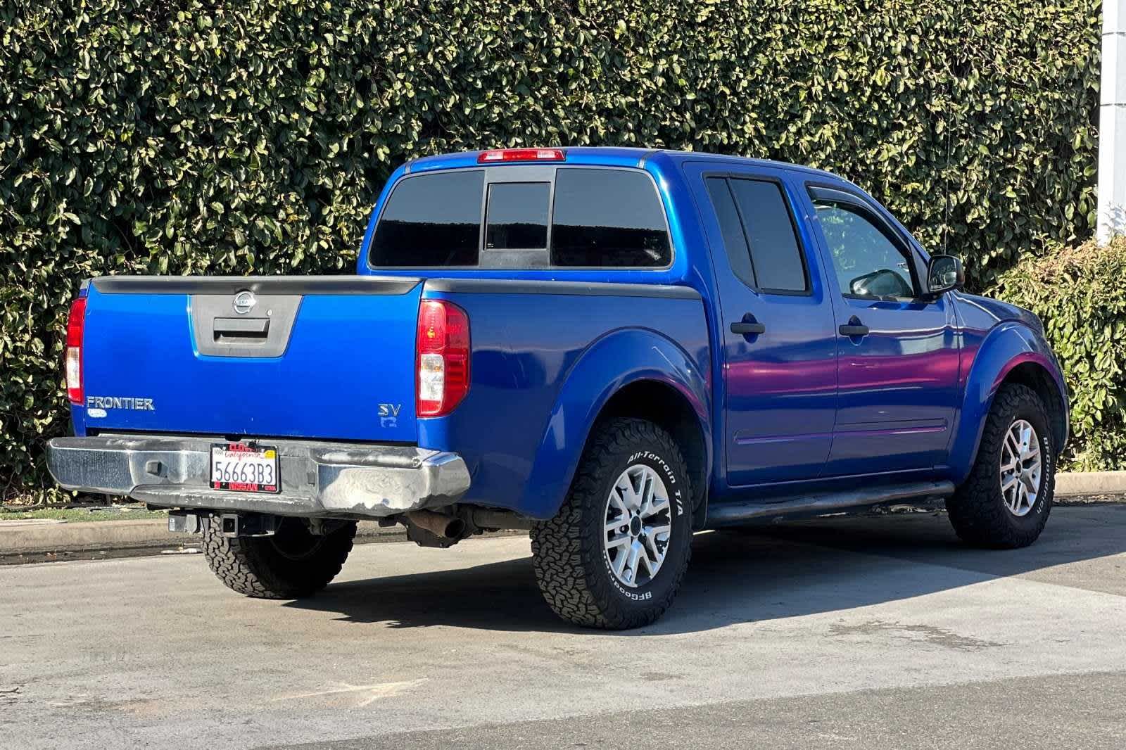 2015 Nissan Frontier SV 2WD Crew Cab SWB Auto 3