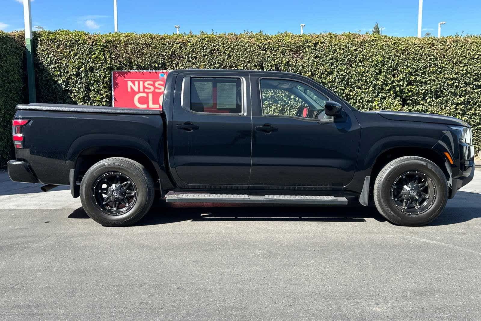 2023 Nissan Frontier SV Crew Cab 4x2 Auto 9