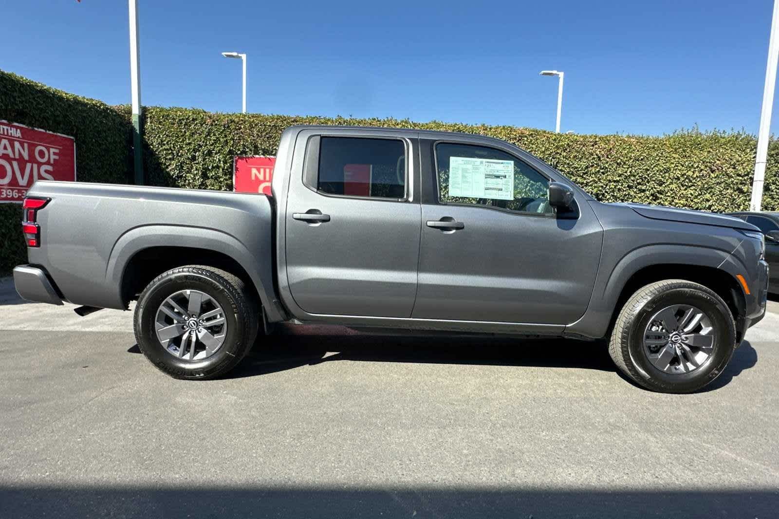 2025 Nissan Frontier SV Crew Cab 4x2 9