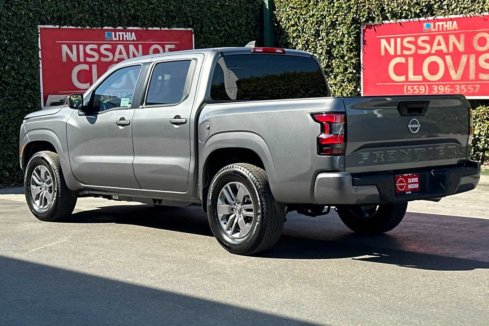 2025 Nissan Frontier SV Crew Cab 4x2 7