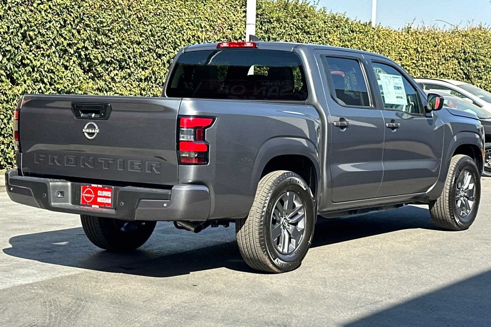 2025 Nissan Frontier SV Crew Cab 4x2 3