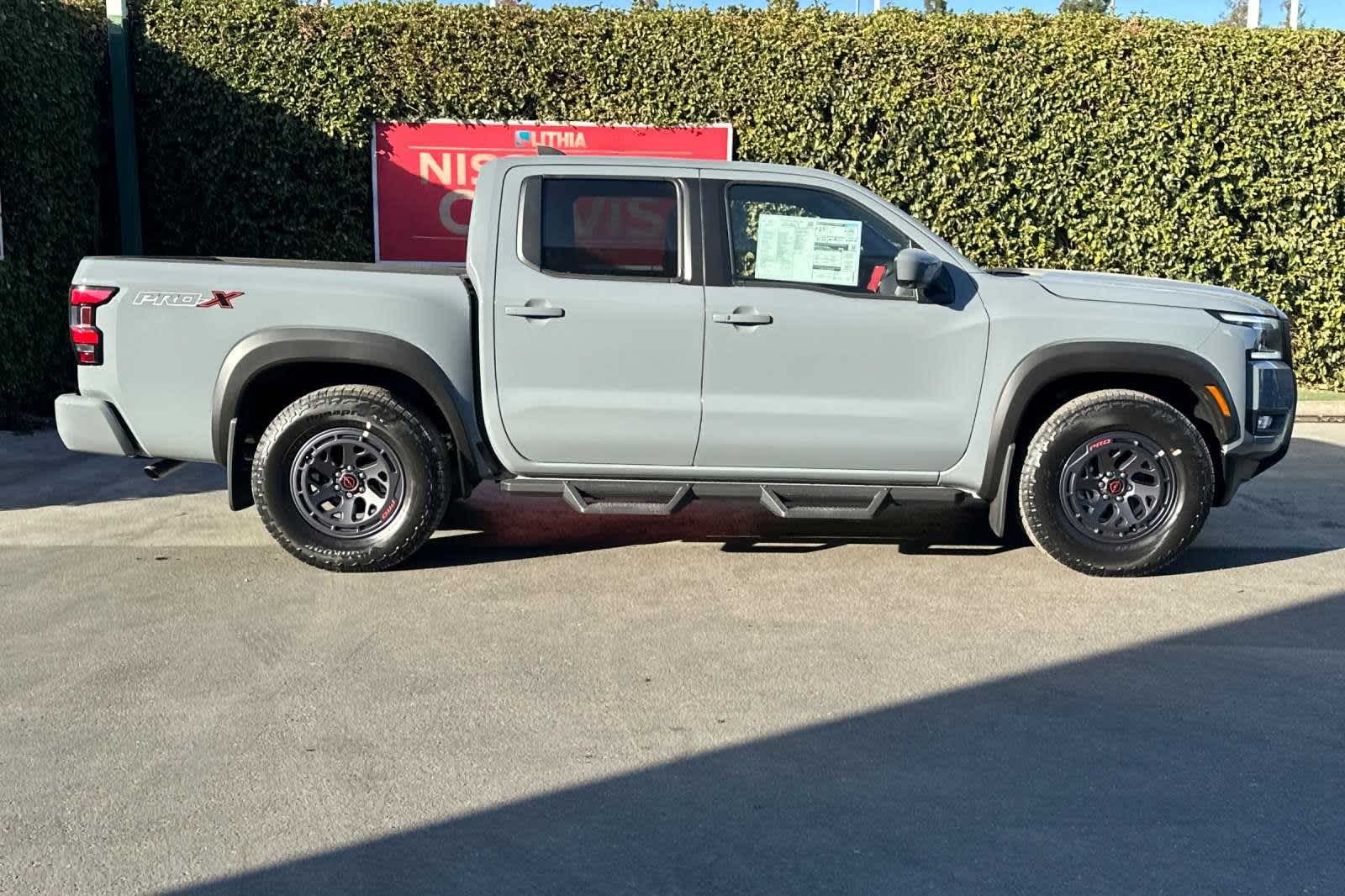 2025 Nissan Frontier PRO-X Crew Cab 4x2 9