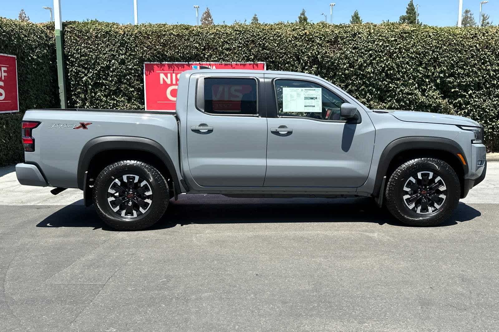 2024 Nissan Frontier PRO-X Crew Cab 4x2 9