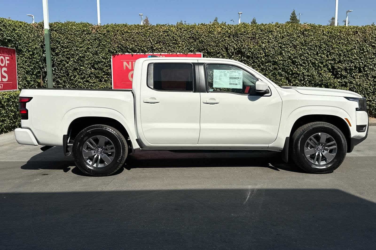 2025 Nissan Frontier SV Crew Cab 4x2 9